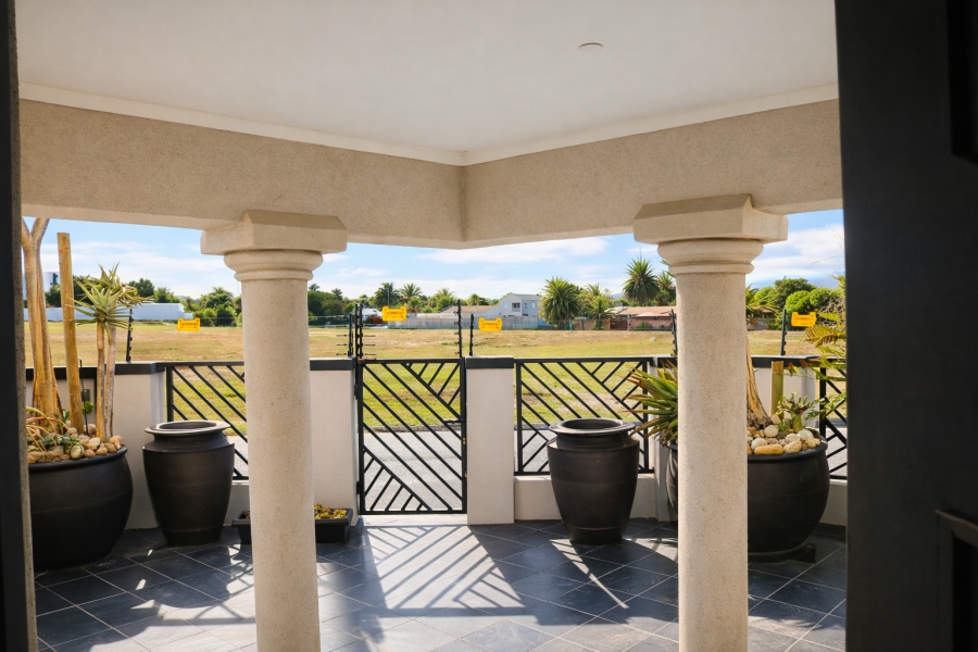 4 Bedroom Property for Sale in Flamingo Vlei Western Cape